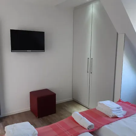 Geele Hus 2 Бюзум